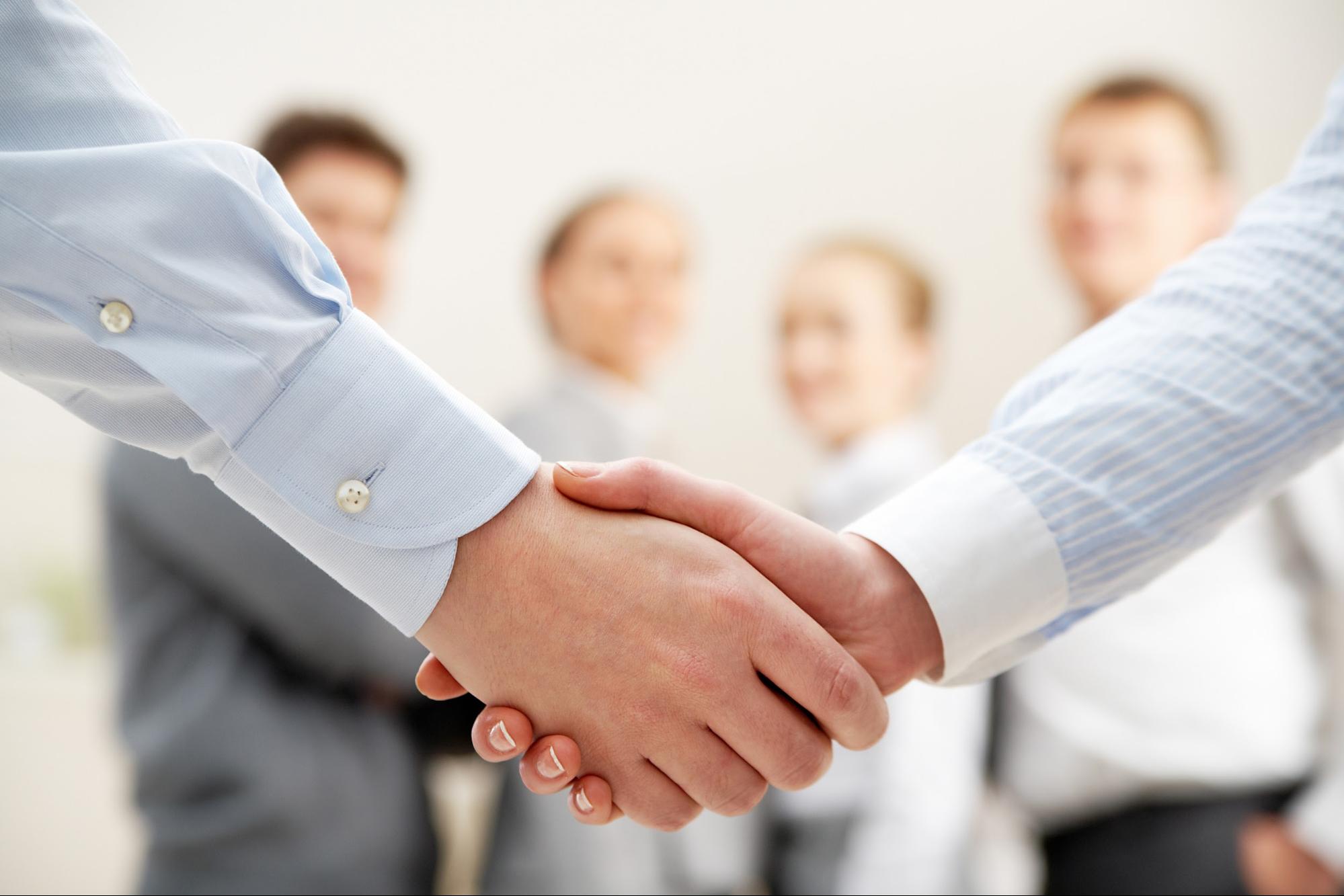 aperto-de-mao-o-que-e